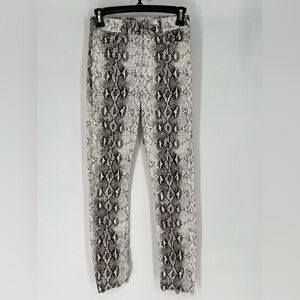 ZARA NWOT WOMAN PREMIUM DENIM COLLECTION SNAKESKIN LOOK SKINNY FRINGE‎ HEM JEANS